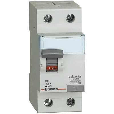 BTicino G724AC25 Disjoncteur Différentiel 2P - 25A 0,3A AC - Publicité BTicino G724AC25 Disjoncteur Différentiel 2P - 25A 0,3A AC - Publicité