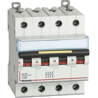 Bticino Modèle FT84C40 Interrupteur Magnétothermique 4P - Courbe C 40A 16kA - Publicité Bticino Modèle FT84C40 Interrupteur Magnétothermique 4P - Courbe C 40A 16kA - Publicité