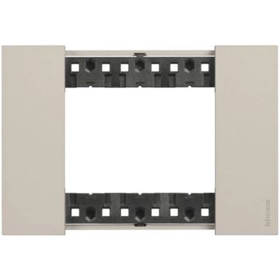 Bticino Living Now 3-Modul Wandplatte - Moderner Kunststoff, Sand Bticino Living Now 3-Modul Wandplatte - Moderner Kunststoff, Sand