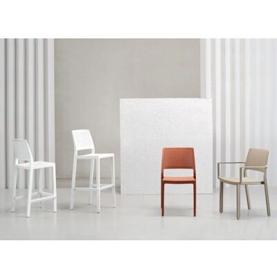 Tabouret empilable Scab 75h EMI intérieur/extérieur - Design moderne - Publicité Tabouret empilable Scab 75h EMI intérieur/extérieur - Design moderne - Publicité