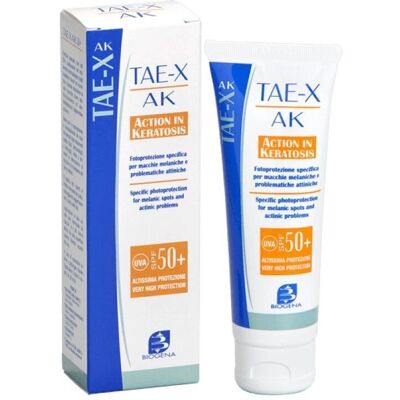Biogena TAE-X AK SPF50+ Crema - Protezione solare cute con macchie Biogena TAE-X AK SPF50+ Crema - Protezione solare cute con macchie