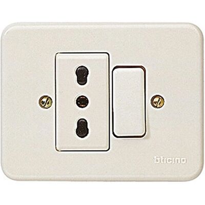BTicino 1216N Ivoor Bipasso Stopcontact & Schakelaar - Elektrisch apparaat BTicino 1216N Ivoor Bipasso Stopcontact & Schakelaar - Elektrisch apparaat