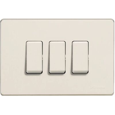 Bticino Placa em Resina Ivoire 3 Módulos - Switch Plate Bticino Placa em Resina Ivoire 3 Módulos - Switch Plate