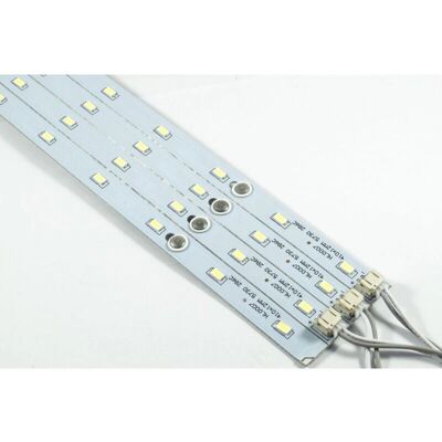 Trade Shop Traesio - LED Streifen Set - Kaltweiß Trade Shop Traesio - LED Streifen Set - Kaltweiß