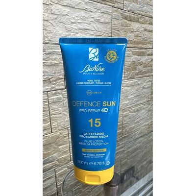 Αντηλιακή λοσιόν SPF15 Bionike - Ευρέος φάσματος ανθεκτική στο νερό Αντηλιακή λοσιόν SPF15 Bionike - Ευρέος φάσματος ανθεκτική στο νερό