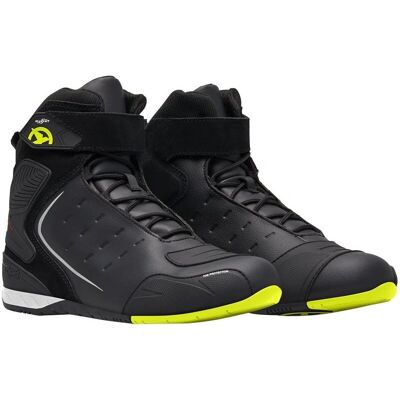 Chaussures de moto XPD X-Road H2Out - Jaune - 39 - Publicité Chaussures de moto XPD X-Road H2Out - Jaune - 39 - Publicité