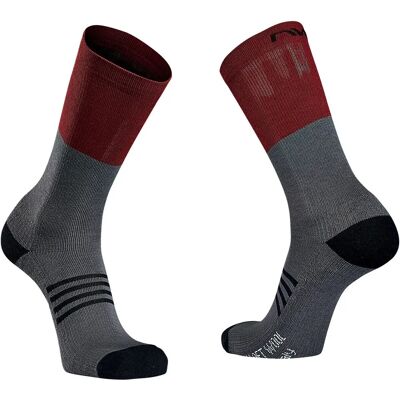 Northwave EXTRE.PRO HIGH Socken - Männer - schwarz/lila Northwave EXTRE.PRO HIGH Socken - Männer - schwarz/lila