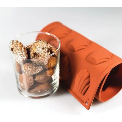 Silikomart Made in Italy Silicone Mould - 20.032.00.0060 SF 032 Madeleine Silikomart Made in Italy Silicone Mould - 20.032.00.0060 SF 032 Madeleine