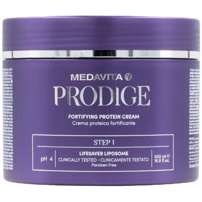 Medavita Marque Modèle Step1 Crème Protéinée Fortifiante - Soins capillaires - Publicité Medavita Marque Modèle Step1 Crème Protéinée Fortifiante - Soins capillaires - Publicité