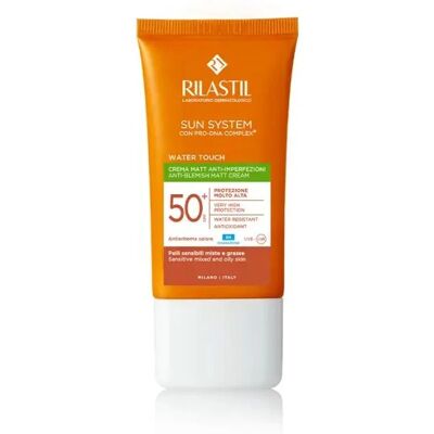 Rilastil Water Touch SPF 50+ - Crème solaire mate pour peau grasse Rilastil Water Touch SPF 50+ - Crème solaire mate pour peau grasse