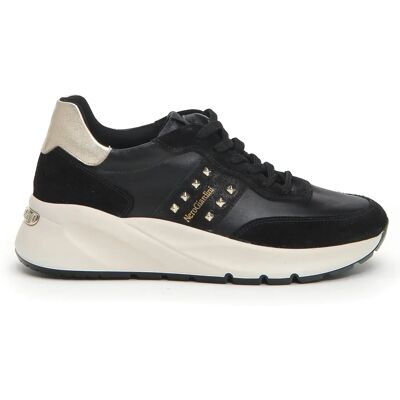 Sneaker in Pelle Nera NeroGiardini - Sportive, Comode, Made in Italy Sneaker in Pelle Nera NeroGiardini - Sportive, Comode, Made in Italy