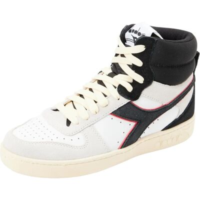 Diadora Magic Basket en daim mi-hauteur - Chaussures de basketball - Publicité Diadora Magic Basket en daim mi-hauteur - Chaussures de basketball - Publicité