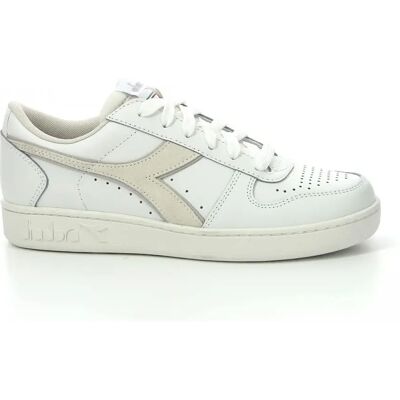 Diadora Magic Basket Low Trainers - Blanc - Style Urbain - Baskets - Publicité Diadora Magic Basket Low Trainers - Blanc - Style Urbain - Baskets - Publicité