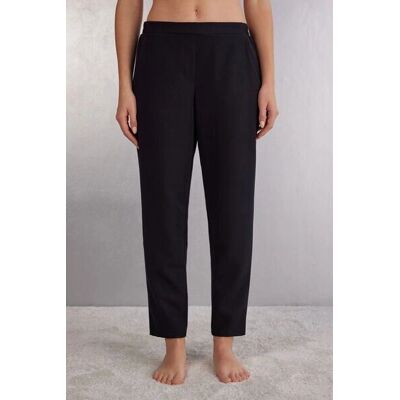 Intimissimi Modello - Pantaloni Neri con Tasche Donna Intimissimi Modello - Pantaloni Neri con Tasche Donna
