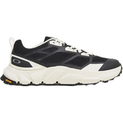 Oakley Light Breath Noir/Blanc Arctique - Sneakers - Publicité Oakley Light Breath Noir/Blanc Arctique - Sneakers - Publicité