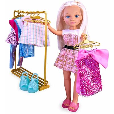 Poupée Nancy de Famosa avec Garde-robe & Accessoires Poupée Nancy de Famosa avec Garde-robe & Accessoires