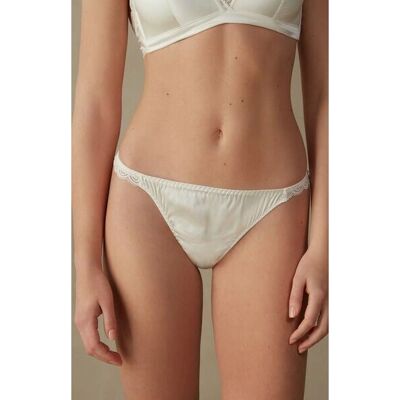 String in seta e pizzo Intimissimi Taglia 3 Avorio String in seta e pizzo Intimissimi Taglia 3 Avorio