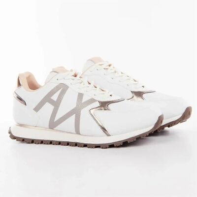 Armani Exchange XDX139XV733T805 Chaussons Laminés Blancs - slippers - Publicité Armani Exchange XDX139XV733T805 Chaussons Laminés Blancs - slippers - Publicité