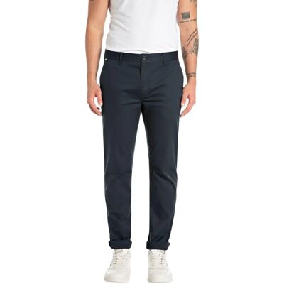 Pantaloni Chino Uomo Replay Damian - Blu Notte - Vestibilità Regolare - Gamba Affusolata Pantaloni Chino Uomo Replay Damian - Blu Notte - Vestibilità Regolare - Gamba Affusolata
