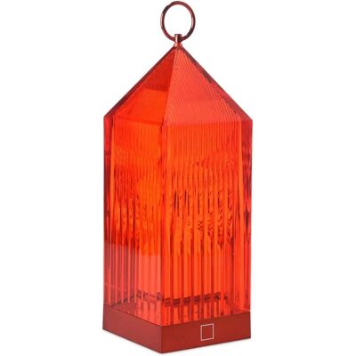 Kartell - Lampe extérieure sans fil rechargeable Lantern - Rouge - PMMA recyclé - Designer Fabio Novembre - Publicité Kartell - Lampe extérieure sans fil rechargeable Lantern - Rouge - PMMA recyclé - Designer Fabio Novembre - Publicité