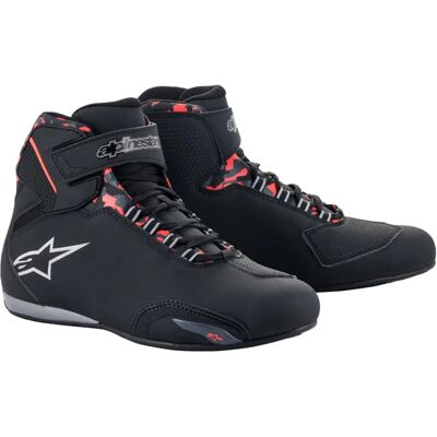 Stivali Alpinestars Sektor - nero/grigio/rosso Stivali Alpinestars Sektor - nero/grigio/rosso