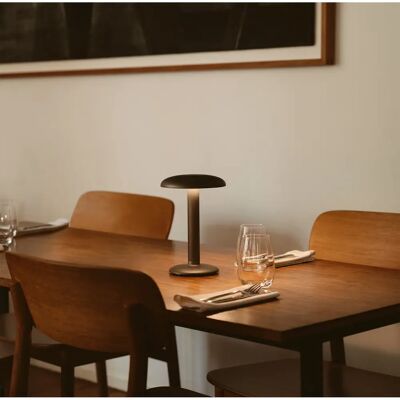 Lampe de table sans fil portable Flos Gustave - Aluminium - Designer Vincent Van Duysen Lampe de table sans fil portable Flos Gustave - Aluminium - Designer Vincent Van Duysen