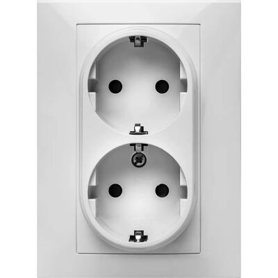 Famatel Białe Podwójne Gniazdo z Uziemieniem - 16A 250V - Nowoczesny Design Famatel Białe Podwójne Gniazdo z Uziemieniem - 16A 250V - Nowoczesny Design