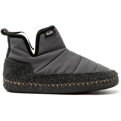 Nuvola Modèle UNBOW685 Chaussons Gris Isolés - Publicité Nuvola Modèle UNBOW685 Chaussons Gris Isolés - Publicité