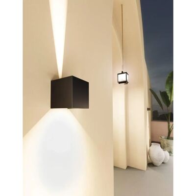 Aplique LED negro de BENEITO FAURE - 6,8W IP54 con aletas ajustables Aplique LED negro de BENEITO FAURE - 6,8W IP54 con aletas ajustables