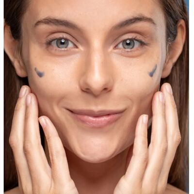 Freshly Cosmetics Blue Radiance Enzymatisches Serum - Gesichtspeeling Freshly Cosmetics Blue Radiance Enzymatisches Serum - Gesichtspeeling