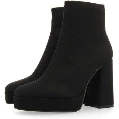Gioseppo Schwarze Plateau-Stiefeletten - Perfekt für jeden Anlass Gioseppo Schwarze Plateau-Stiefeletten - Perfekt für jeden Anlass