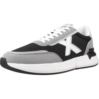 Munich Versus Sneakers - Stable, Comfortable, Cushioned Munich Versus Sneakers - Stable, Comfortable, Cushioned