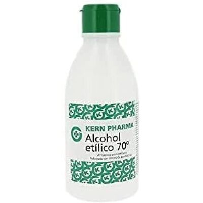 Kern Pharma Alkohol 70 - 250ml - Haut & Oberflächen Desinfektion Kern Pharma Alkohol 70 - 250ml - Haut & Oberflächen Desinfektion