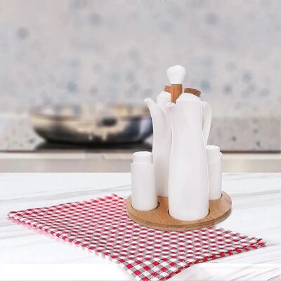 Zestaw porcelanowych pojemników na przyprawy Orion z bambusową podstawą - Idealny prezent Zestaw porcelanowych pojemników na przyprawy Orion z bambusową podstawą - Idealny prezent