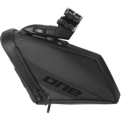 Sac de selle ONE 0,5L Noir avec Système de Libération Rapide - Publicité Sac de selle ONE 0,5L Noir avec Système de Libération Rapide - Publicité