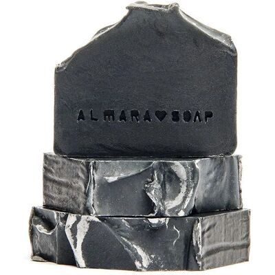 Savon artisanal au charbon actif - Almara Soap - Noir comme mon âme Savon artisanal au charbon actif - Almara Soap - Noir comme mon âme