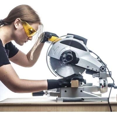 EMOS S18323 - Zwart flexibel elektrisch kabel 3m EMOS S18323 - Zwart flexibel elektrisch kabel 3m
