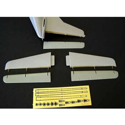 Surfaces de queue C-123B Plus Model - Accessoire avion - Publicité Surfaces de queue C-123B Plus Model - Accessoire avion - Publicité