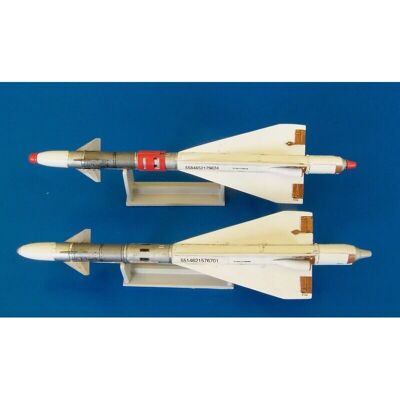 Plus Model R-40T 1:48 Flugzeug-Detailset Plus Model R-40T 1:48 Flugzeug-Detailset