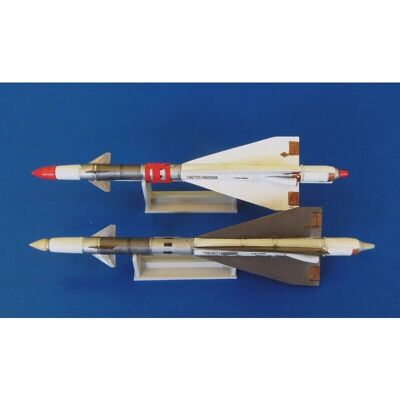 Plus Model R-40RD Maßstab 1:48 Flugzeugmodell-Set Plus Model R-40RD Maßstab 1:48 Flugzeugmodell-Set