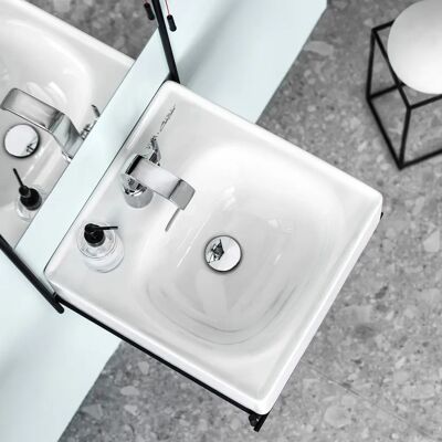 Lavabo mural blanc Vitra avec trop-plein - Brillance élevée - Publicité Lavabo mural blanc Vitra avec trop-plein - Brillance élevée - Publicité