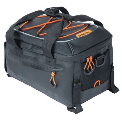 Sacoche arrière vélo Basil - 7L Imperméable Orange/Noir - Publicité Sacoche arrière vélo Basil - 7L Imperméable Orange/Noir - Publicité