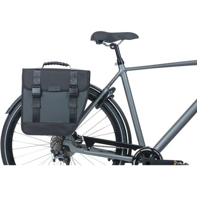 Basil Recht Waterdichte Fietstas 14L - Waterbestendig, 14 liter, Zwart Basil Recht Waterdichte Fietstas 14L - Waterbestendig, 14 liter, Zwart
