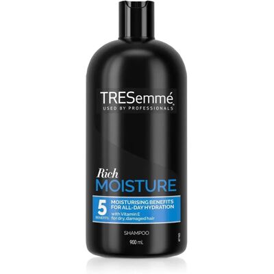 Tresemme Pro-Vita Aloe Re-Moisturising Shampoo - 2x900ml Tresemme Pro-Vita Aloe Re-Moisturising Shampoo - 2x900ml