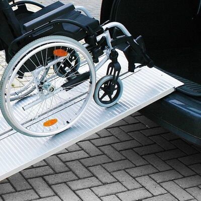 Pricenet Rampa di Carico Pieghevole in Alluminio - Sedia a Rotelle - 122x73cm - 270kg Pricenet Rampa di Carico Pieghevole in Alluminio - Sedia a Rotelle - 122x73cm - 270kg