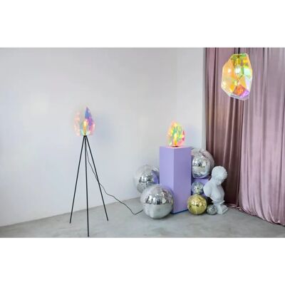 Lampe de Table Diamond Dear de Bold Monkey - Lumière arc-en-ciel holographique - Publicité Lampe de Table Diamond Dear de Bold Monkey - Lumière arc-en-ciel holographique - Publicité