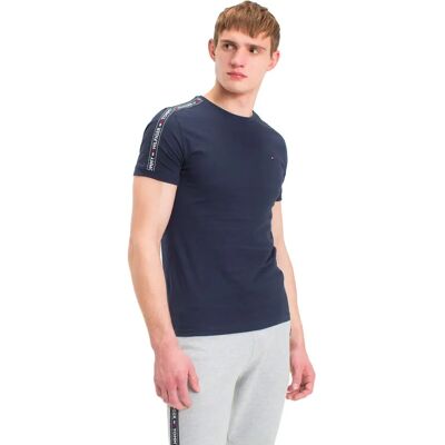 Koszulka Tommy Hilfiger Logo Tape (UM0UM00562) - granatowa Koszulka Tommy Hilfiger Logo Tape (UM0UM00562) - granatowa