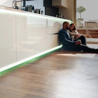 HOFTRONIC RGB LED Streifen - 5m - IP65 wasserdicht - Fernbedienung - Dimmbar - RGB HOFTRONIC RGB LED Streifen - 5m - IP65 wasserdicht - Fernbedienung - Dimmbar - RGB