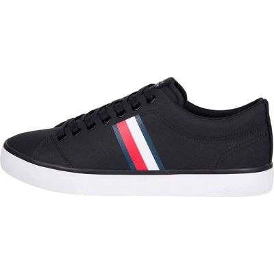 Tommy Hilfiger - Vulc Low Core - Noir - Blanc - Chaussures - Publicité Tommy Hilfiger - Vulc Low Core - Noir - Blanc - Chaussures - Publicité