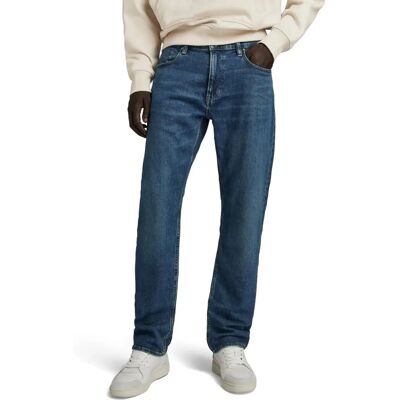 G-Star Mosa Straight Fit Jeans (D23692) - Jeans (D23692) portés dans un canal bleu G-Star Mosa Straight Fit Jeans (D23692) - Jeans (D23692) portés dans un canal bleu